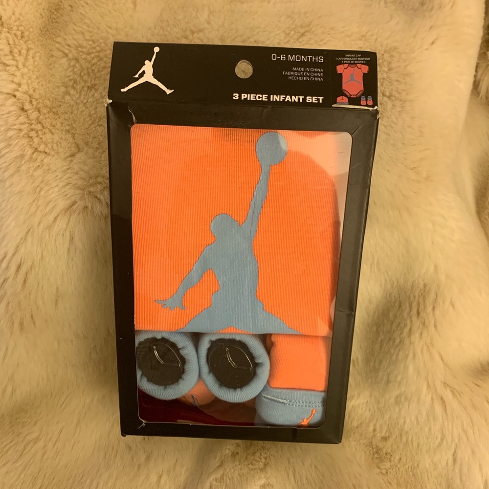 Jordan atomic pink gift pack